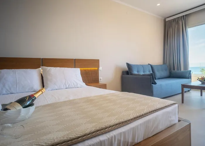 Kyparissis First Class Apartmán